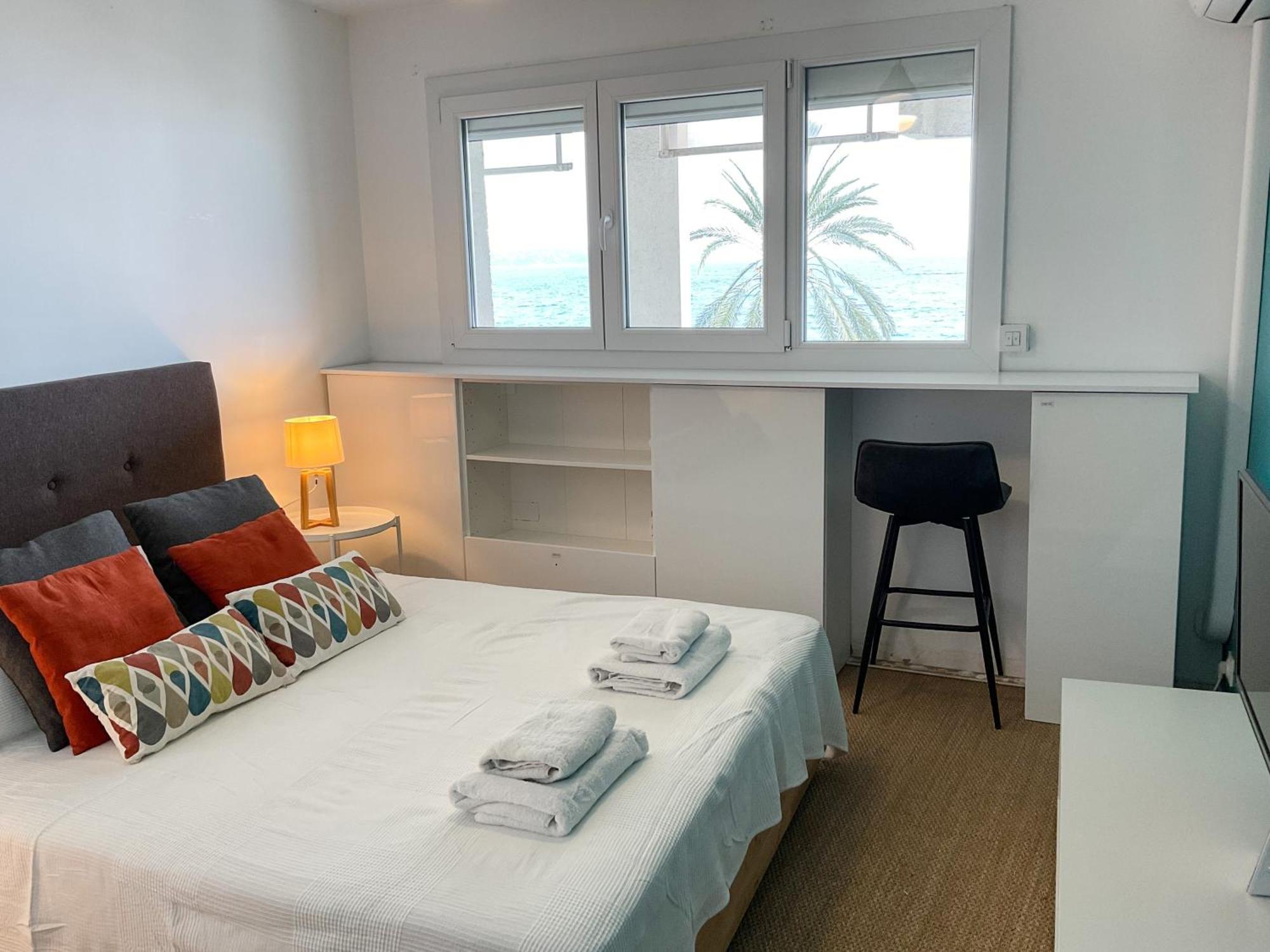 La Prom 2 - A Two Bedroom With A Sea View